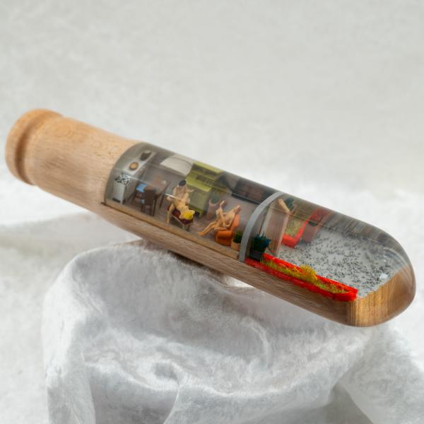 Dildo mit kleinem Diorama